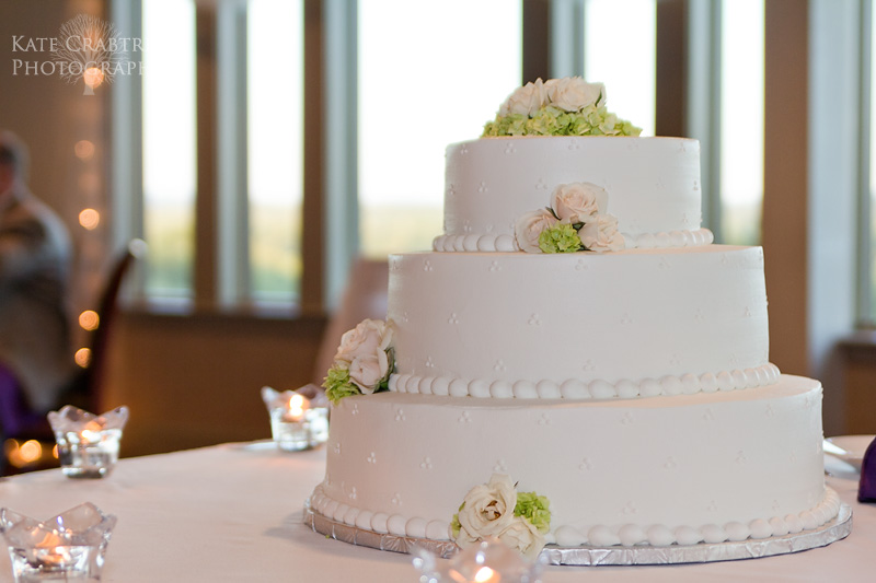 The delicious wedding cake at Penobscot Valley Country Club.